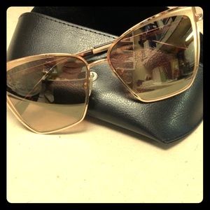 Rarely worn “BECKY” style Diff Eyewear Sunglasses